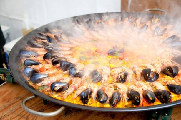 事前予約でドリンクが半額！人気スペイン料理店が集結！ 5/31(土)・6/1(日)「京都まるごとマルシェ」が京都・新風館で開催