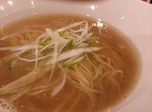 【写真を見る】無添加、無化調のつじ道ラーメン