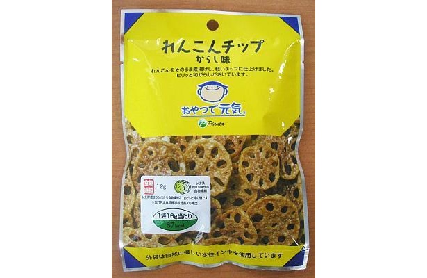 食物繊維の豊富なれんこんで体の中からキレイに。「おやつで元気れんこんチップ からし味」（105円）