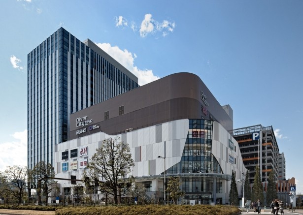 国内外の人気カジュアルブランドが集結する「ダイバーシティ東京 プラザ」