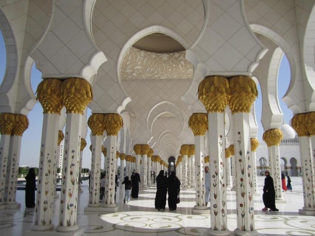 世界のランドマークカテゴリ2位「アブダビ(アラブ首長国連邦)のシェイク・ザイード・グランドモスク」