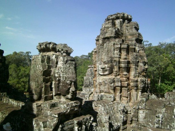 アジアのランドマークカテゴリ3位「シャム　リアップ(カンボジア)のバイヨン寺院」