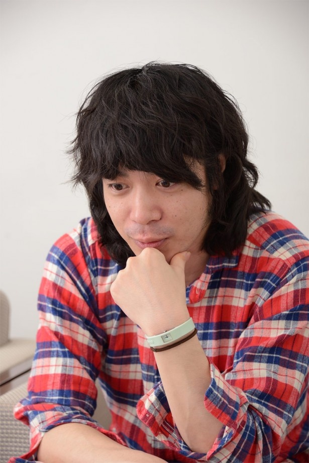 「動いてる役者が目に入らないぐらい、三浦くんがお芝居やセリフの奥に秘めた考えとか、メッセージが、ちょっとでも見えればいいな」と峯田