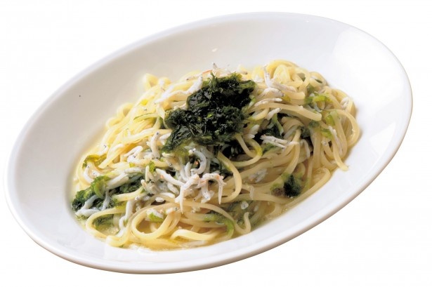 シラスとアオサのパスタ(972円)。アサリのダシが隠し味のさっぱり和風パスタは夏にうってつけ！