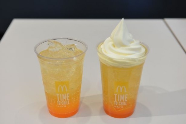 「マンゴー マックフィズ」と「マンゴー マックフロート」
