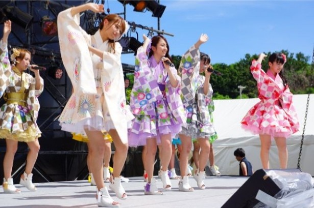 ダンスパフォーマンスの息もピッタリ！
