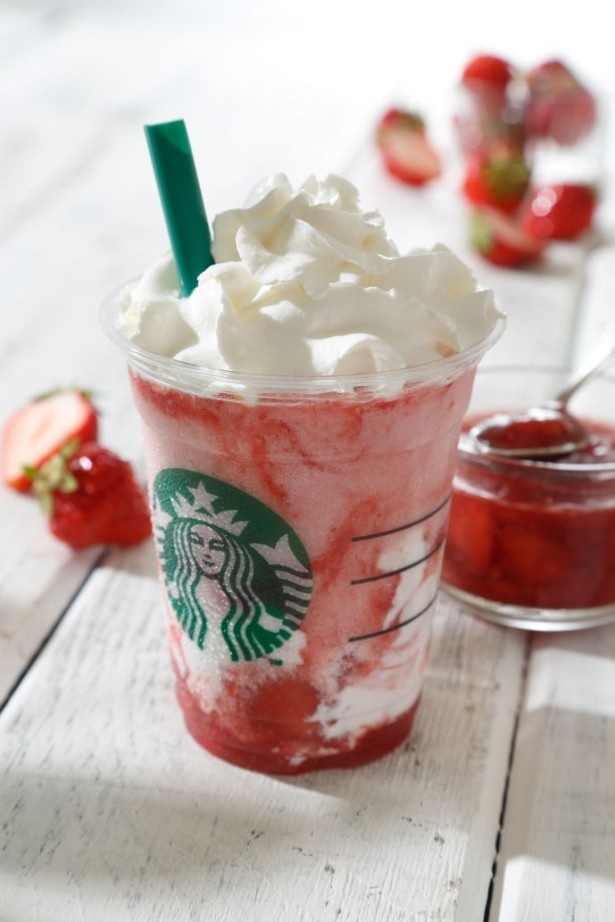 期間限定発売の「ストロベリー ディライト フラペチーノ」(Tall・税抜590円、Grande・税抜630円、Venti(R)・税抜670円)