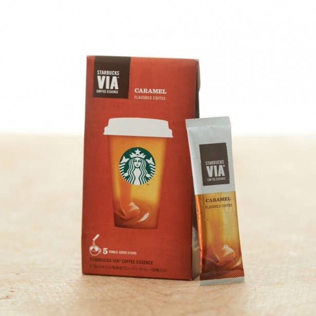 スティックタイプのコーヒー「スターバックス ヴィア コーヒーエッセンス キャラメル」(5本入り、税抜570円)