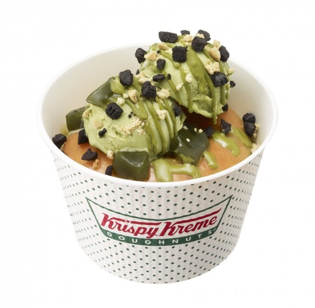温かいドーナツの上で冷たい抹茶アイスがとろける「ドーナツ アイス グリーンティー＆クッキー」(450円)