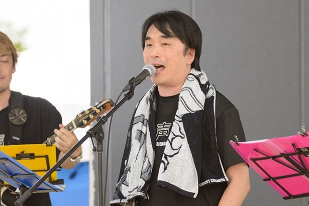 声優の関智一。「機動武闘伝Gガンダム」のドモン・カッシュを筆頭に、数々の主役級をこなす人気声優。「ドラえもん」のスネ夫役でも有名だ