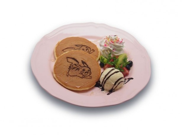 ピカチュウの焼印が入った「ピカチュウパンケーキ」(980円)