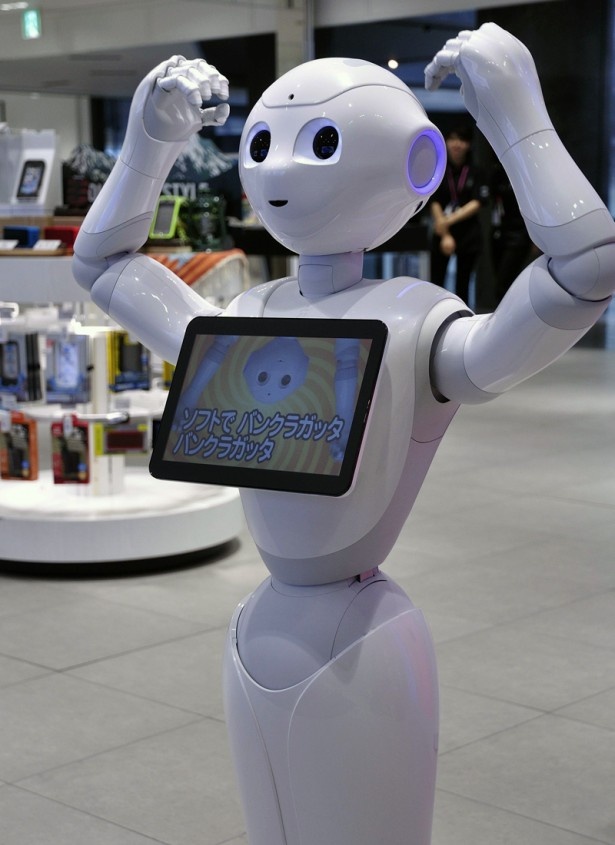 画像1 / 3＞CMで話題のロボットに会える！世界初の感情認識パーソナルロボット「Pepper（ペッパー）」くん がグランフロント大阪に登場｜ウォーカープラス