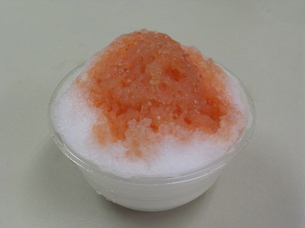 地元産のトマトを裏ごししてシロップに。酸味がさわやかな「生シロップかき氷 トマト」