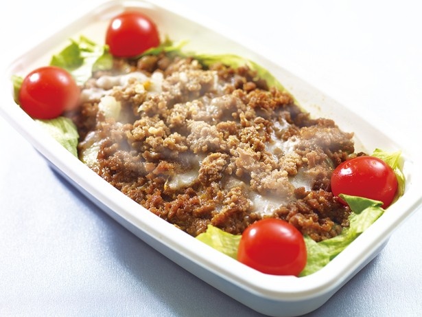 機内食「とろ～りチーズがおいしい、沖縄風タコライス」（￥750）