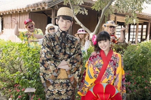 スペシャルドラマ「イタズラなKiss~Love in OKINAWA」で主演を務める未来穂香(右)と古川雄輝(左)