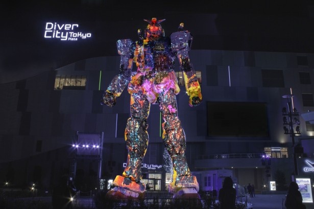 実物大ガンダム立像が動く!?ダイバーシティでプロジェクションマッピングプロジェクトが始動