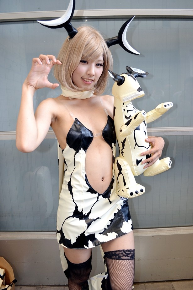 ウルトラ怪獣もセクシーに擬人化！ワンフェス2014夏のコスプレ美女20連発!!
