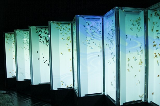 【写真を見る】夏の風物詩！5000匹の金魚が彩る日本橋を代表するアート展