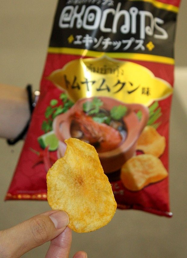 「エキゾチップス トムヤムクン味」は酸味が効いている！