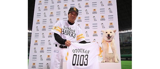 就任の様子はコチラ！秋山監督とのツーショットが実現