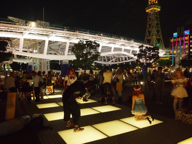 メイン会場となったオアシス21への来場者数は2日間だけで約22万人を記録！夜になっても会場は盛り上がりを見せた