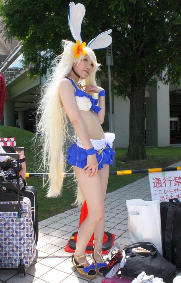 大きなうさ耳が可愛い！