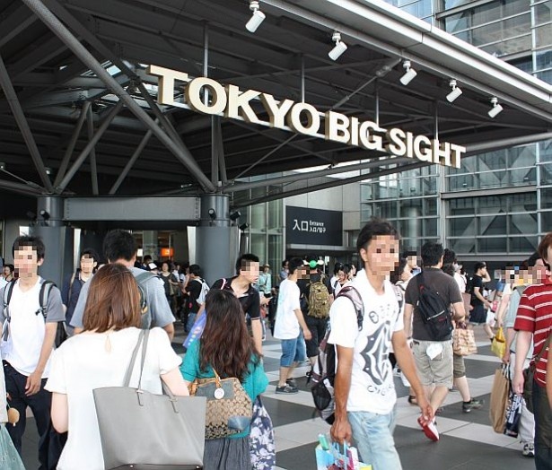 17万人が来場した初日の会場
