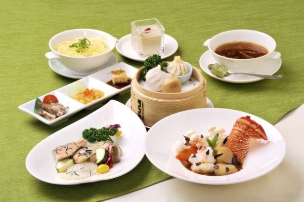 【写真を見る】「中国料理 白楽天」の飲茶ランチコース(2900円、11：30～14：30)