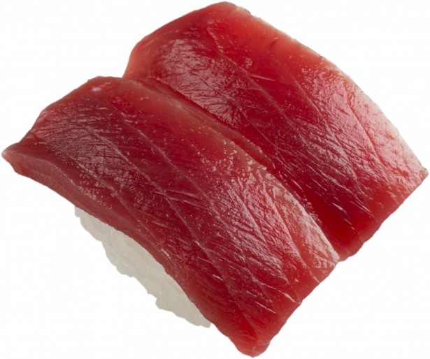 【写真を見る】延縄漁でとったまぐろを使用した「厳選めばち鮪赤身」(税別100円)