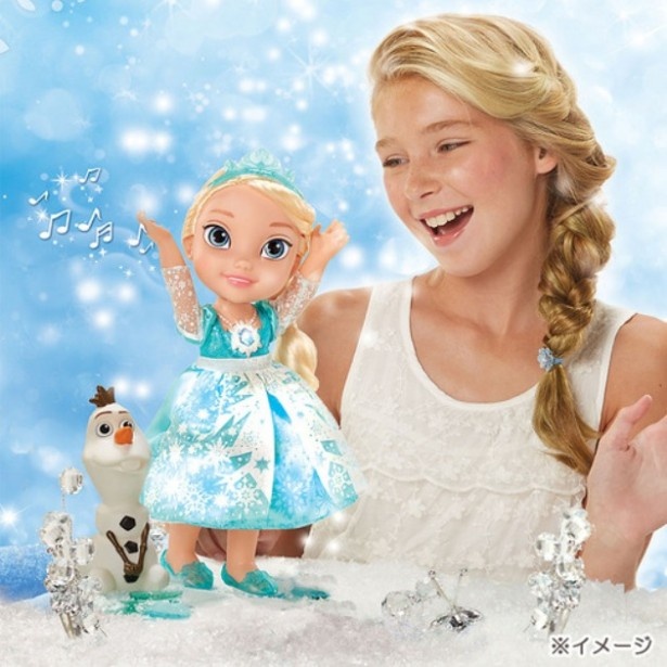 ＜画像2 2＞エルサが歌う！話す！人形「アナと雪の女王 きらきらミュージカルエルサ」がトイザらスで発売！｜ウォーカープラス