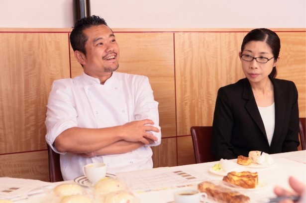 完成品を食べて思わず笑顔に。「かなりクオリティが高い」と太鼓判！