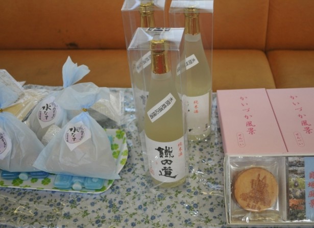 水間鉄道ブースでは、オリジナルグッズのほか、なんと水なすのぬか漬けも。ううーん、さすが泉州！