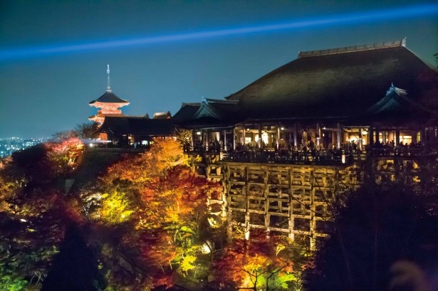 清水寺の紅葉ライトアップ