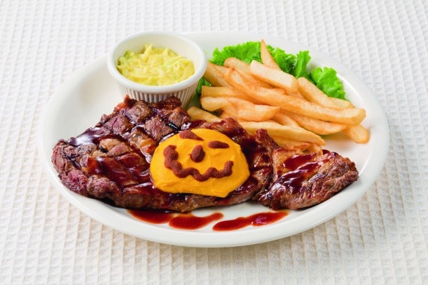 ベースボールカフェ特製ステーキにパンプキンソースとBBQソースでアレンジを加えた「ファアリートリックステーキ｣(2540円)