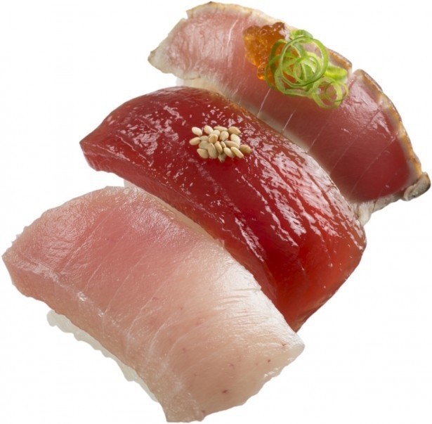 【写真を見る】無くなり次第終了となる「鮪の贅沢3貫盛り」(税別180円)
