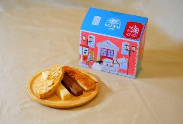 東京駅舎をイメージしたパッケージに人気の焼き菓子を詰め合わせた小岩井農場「クッキー詰合せ」(900円)(エキュート東京)