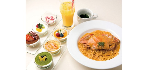 「神戸 PASTA de PASTA」のパスタにデザート3品がつくお得なセットメニュー（￥1580）