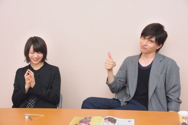 山下リオ（左）と城田優（右）