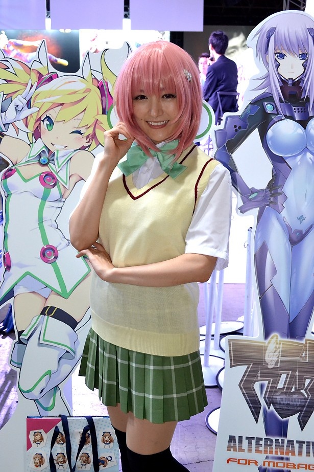 「to loveる-とらぶる-ダークネス」などアニメのキャラクターに扮したコンパニオンも！