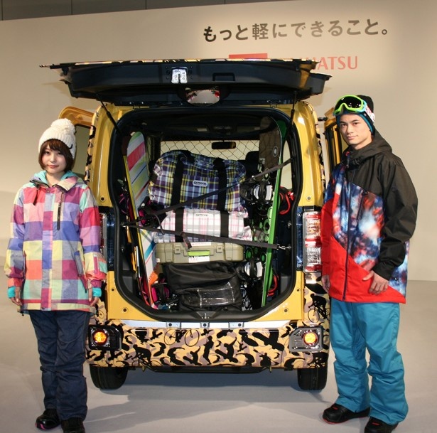かなりあった荷物もすっぽり収納！スノーボードも縦積みできて、まだまだ余裕があるように見える