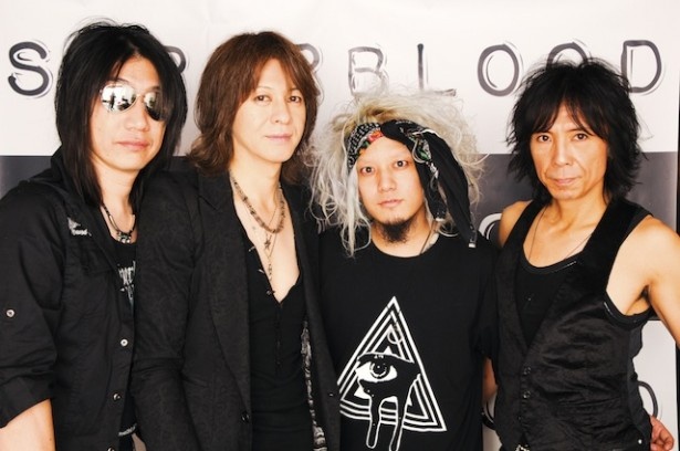 「Speedway Rocks@WEC」に出演するSUPERBLOOD