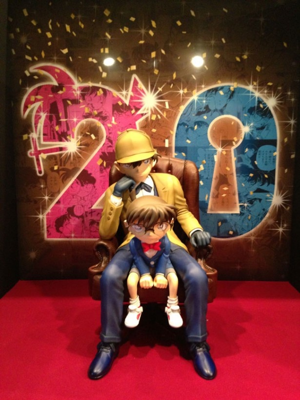 新一とコナンの等身大フィギュアと記念撮影※写真は横浜会場のものです