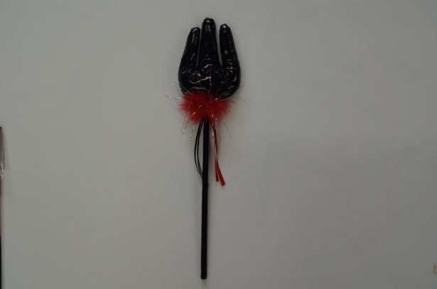 「パーティスティック デビル ブラック」(108円)で悪魔になりきる！