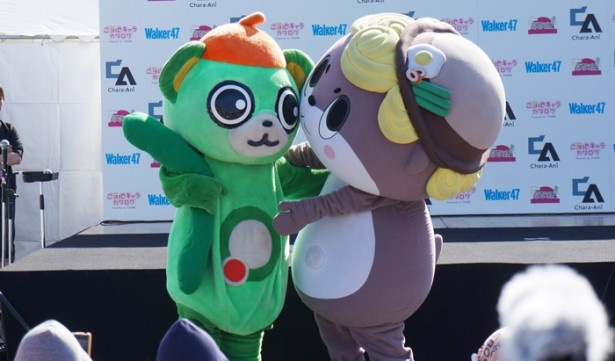 大崎一番太郎(写真左)としんじょう君(同右)は仲良し！