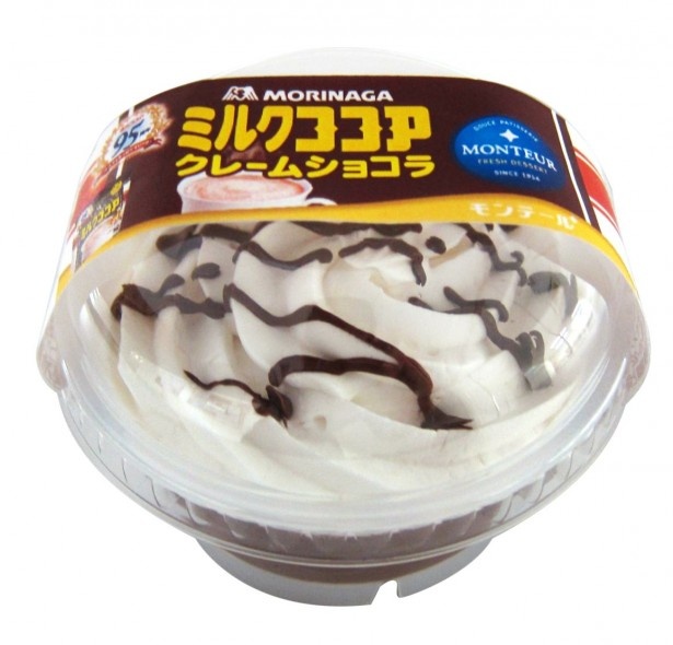 低温殺菌牛乳と練乳などで作ったなめらかなココアプリンにミルククリームをのせ、チョコをトッピングした「森永ミルクココア クレームショコラ」(参考小売価格216円)