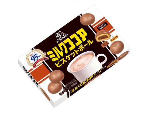 「ミルクココア ビスケットボール」(参考小売価格・税抜170円)は、チョコクリーム入りビスケットをミルクココア風味のチョコレートでコーティング