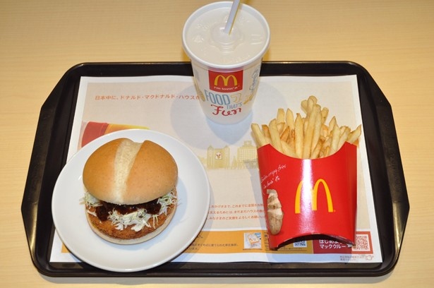 食べ応え抜群の「とんかつマックバーガー」は10月29日(水)より発売