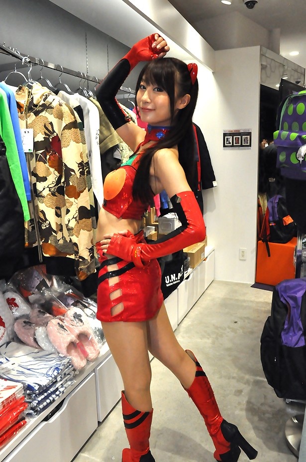 「もともとコスプレが趣味なので、テンションが上がりました」とコメント