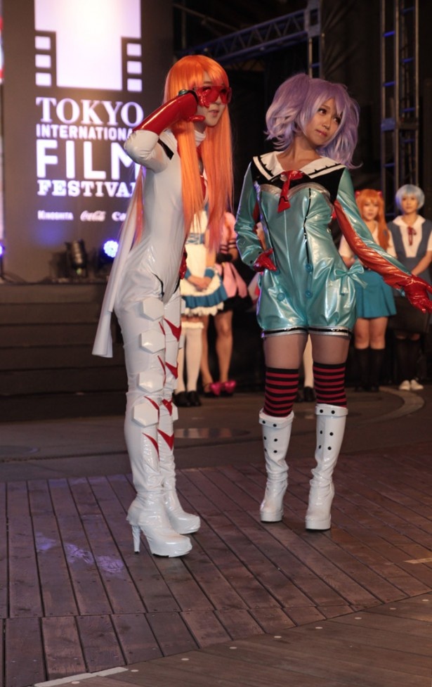韓国代表は東京国際映画祭の舞台で「FNS地球特捜隊ダイバスター」のコスプレを披露