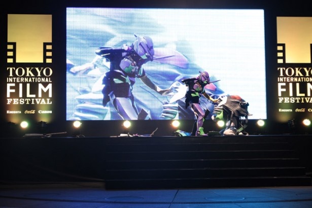 「エヴァンゲリオン」の名シーンを六本木ヒルズアリーナの特設舞台で演じるインドネシア代表